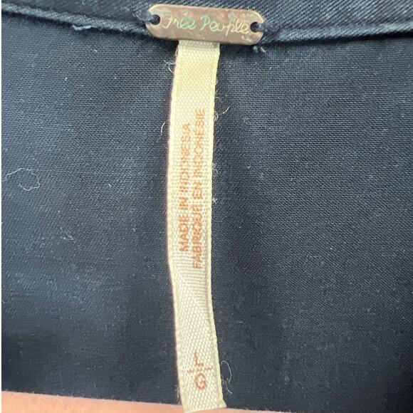 Free People Women Off Campus Metallic Detail Navy Button Up Shirt Size L… - Picture 10 of 11